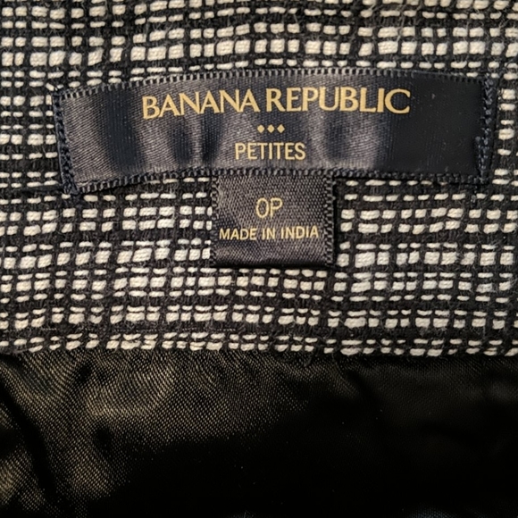 Black/white skirt - Picture 3 of 3